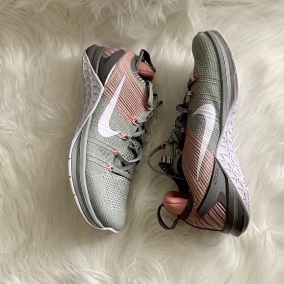 Nike Shoes - Women’s Nike Metcon 4 - Size 8.5